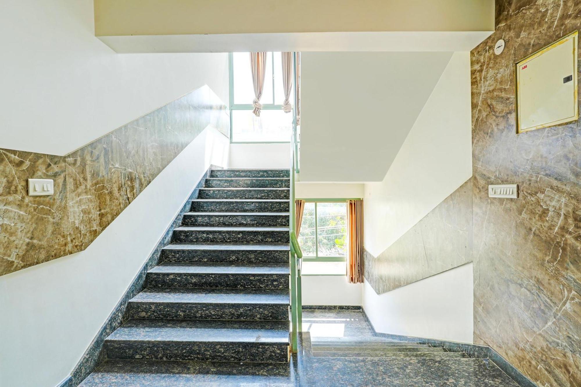 Super Hotel O Kaveri Road Mysore Narasimharaja Puram Exterior foto